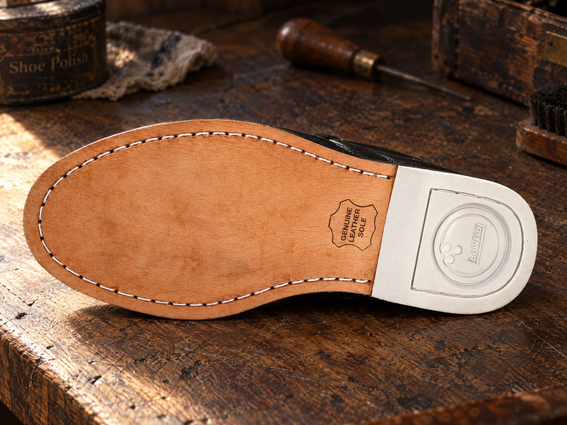Full-length leather sole with white BOWLIO heel
